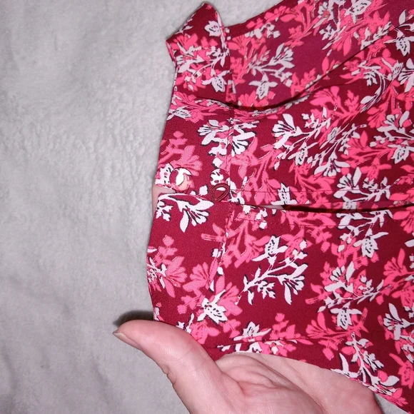 Express Red and White Floral Top - Picture 4 of 16